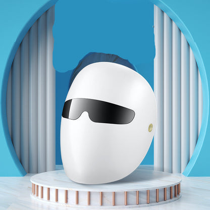 Facial light therapy device designed for home use