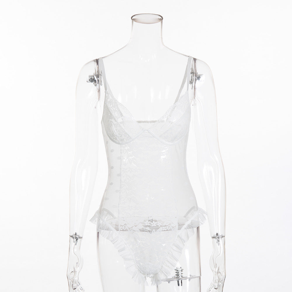 • Elegant women’s bodysuit with refined lace design
