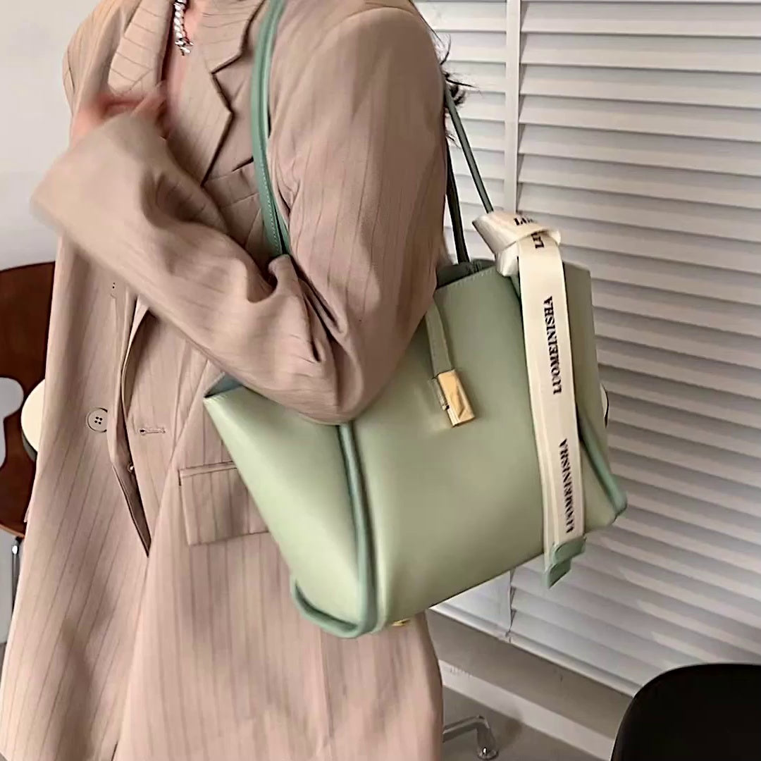 Green large capacity tote bag with simple modern style